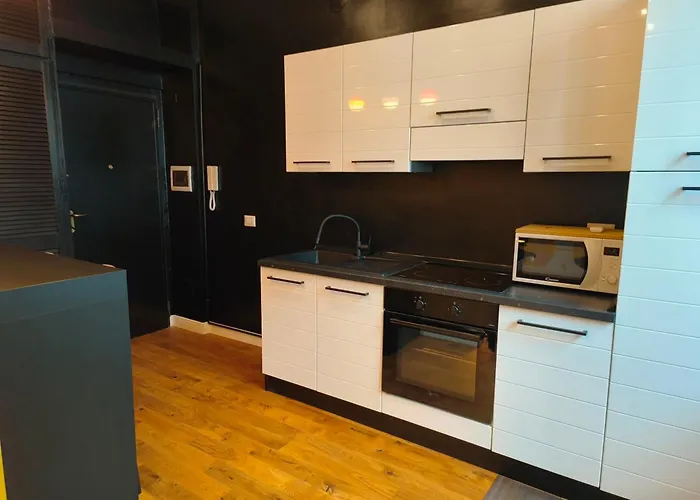 Designed 2 Rooms In Milan Urban With Ac, Wifi And Subway