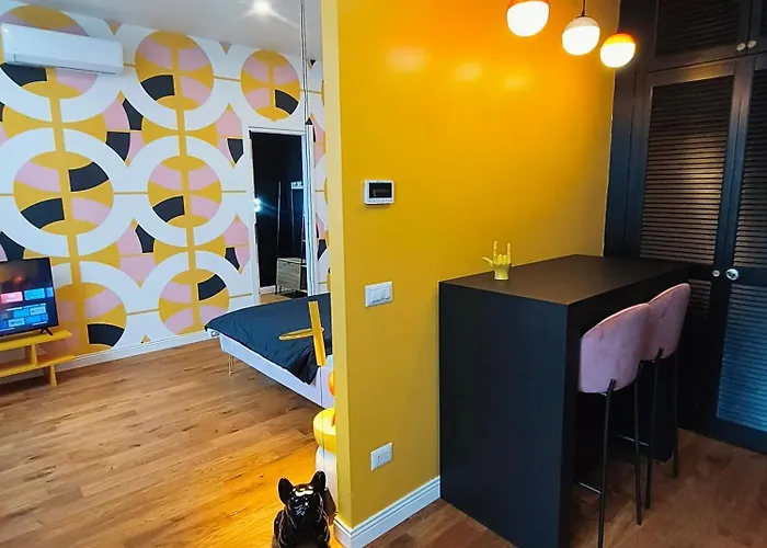 Designed 2 Rooms In Milan Urban With Ac, Wifi And Subway